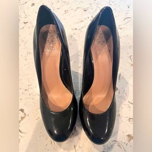 Vince Camuto Patent Leather pumps, size 10/40